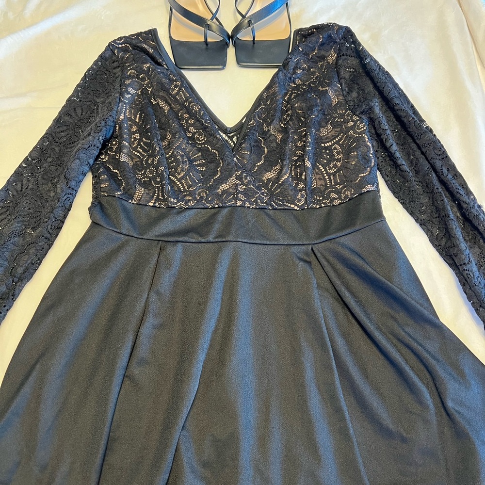 Elegant Black Lace Evening Dress